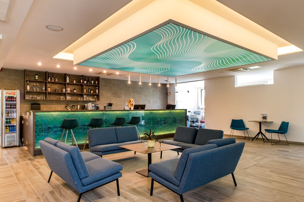 Akademia Hotel Balatonfured — 4-Star Luxury Hotel in Balatonfured, Hungary