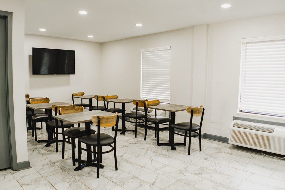 Quality Inn & Suites Monticello - photo 61