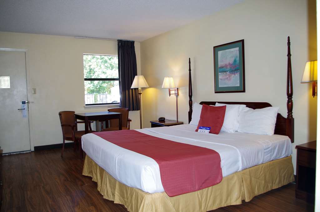 Americas Best Value Inn Malvern - photo 8