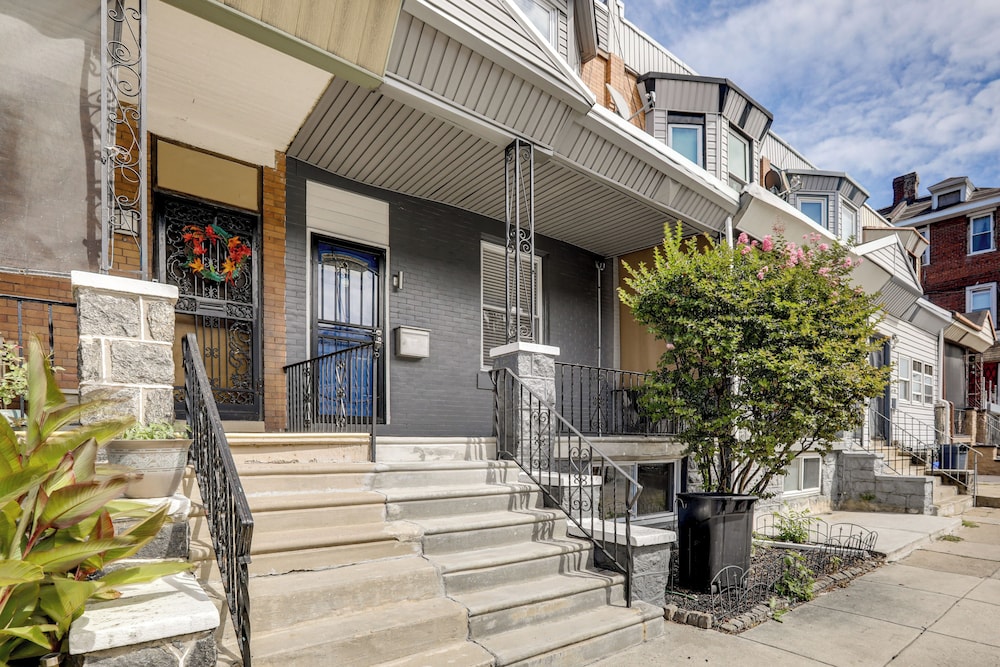 Private Backyard Jawn Multi level Philly Rowhouse in Philadelphia, United States