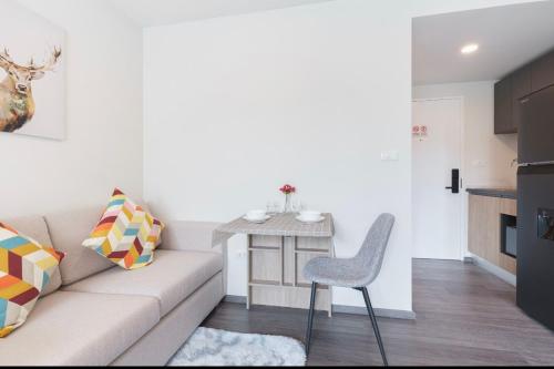 Sathon Charoen Nakhon Condo