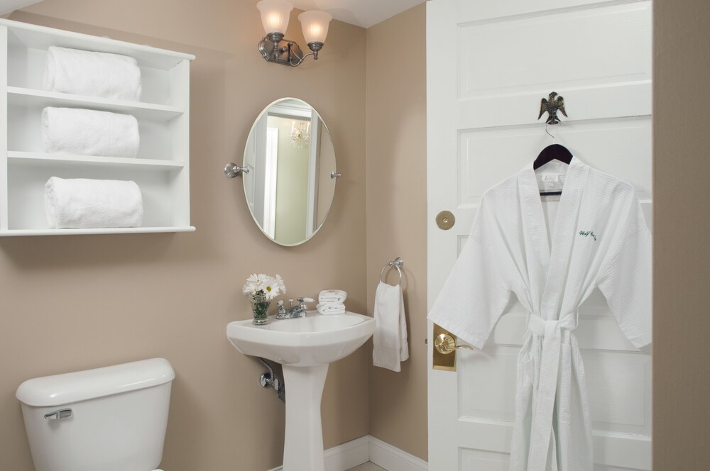 Wolf Cove Inn - photo 41
