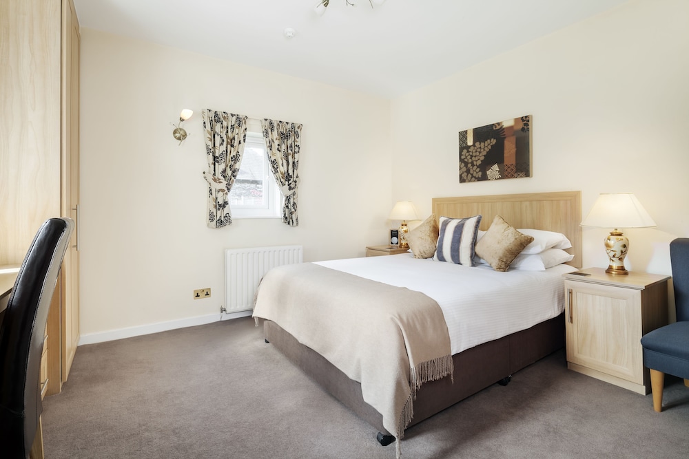 Hawksmoor Guest House — 4-Star Luxury Hotel in Windermere, United Kingdom