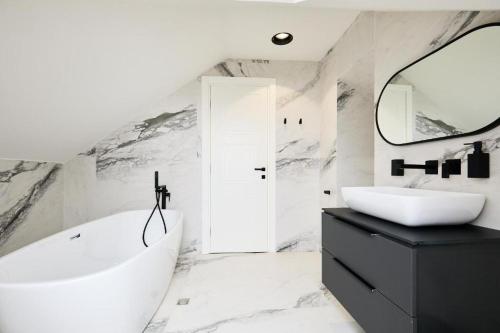 Tudisi Loft Room