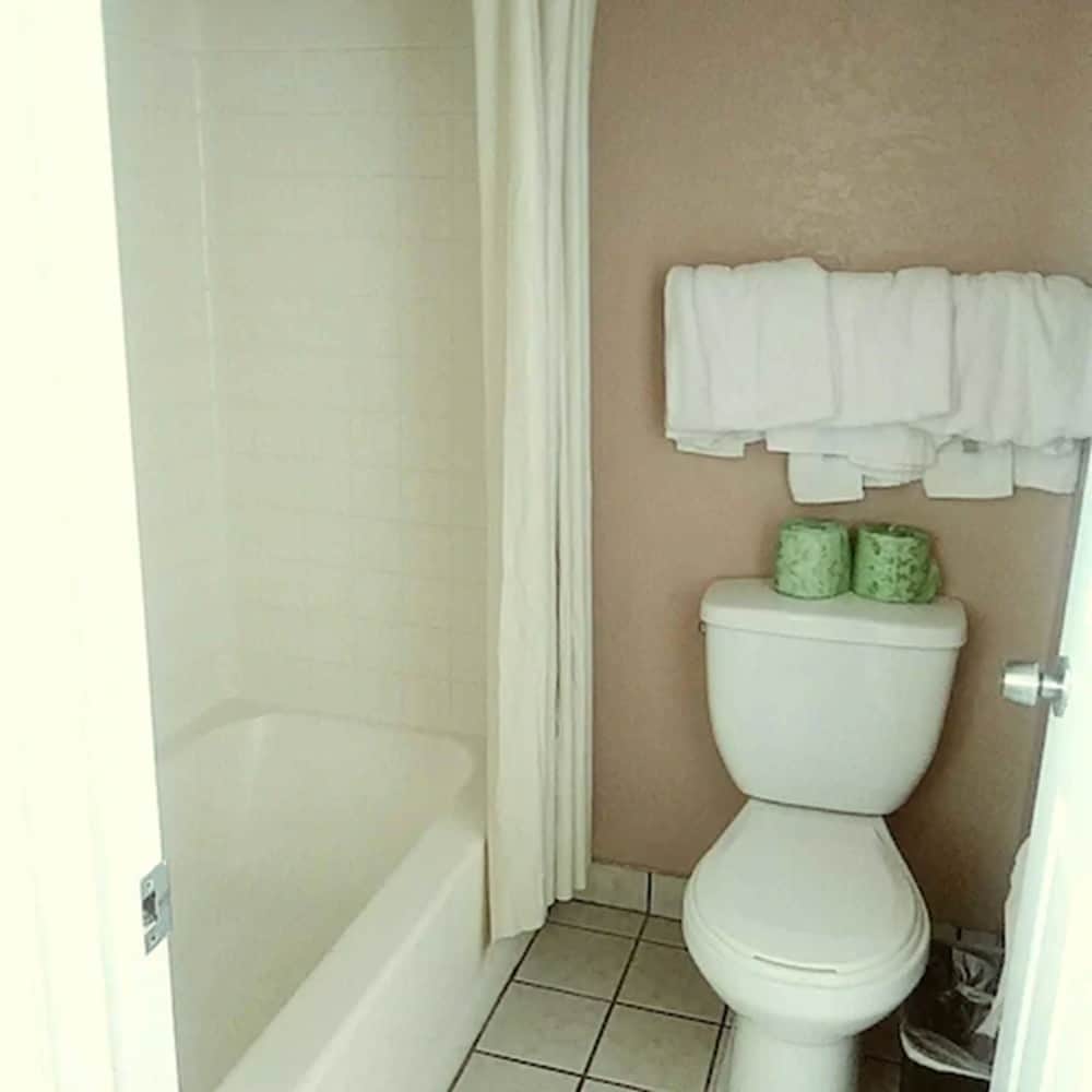 Sealamp Inn - photo 40