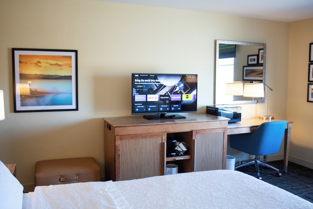 Hampton Inn Big Rapids - photo 11