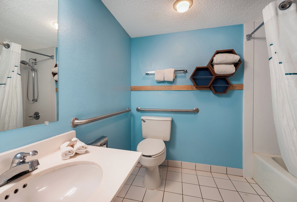 Ramada by Wyndham Painted Post Corning - photo 16