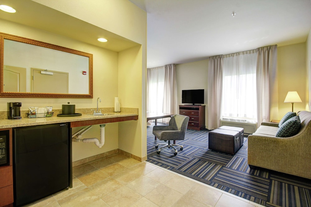 Hampton Inn & Suites Alexandria - photo 8