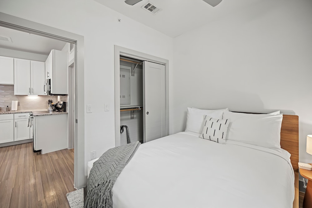 Placemakr Downtown Austin - photo 14