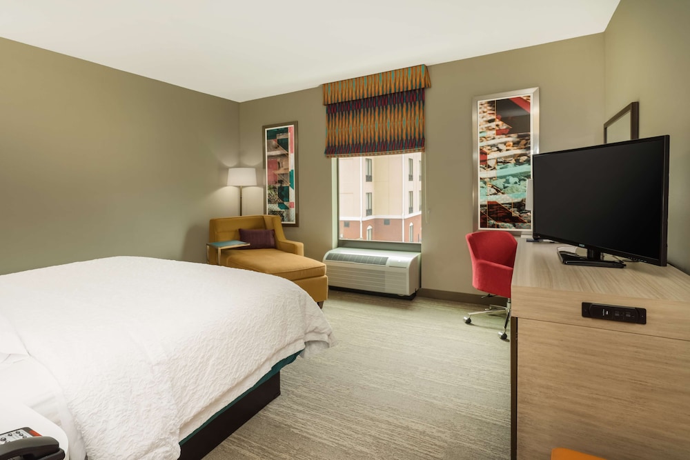 Hampton Inn Newport - photo 7