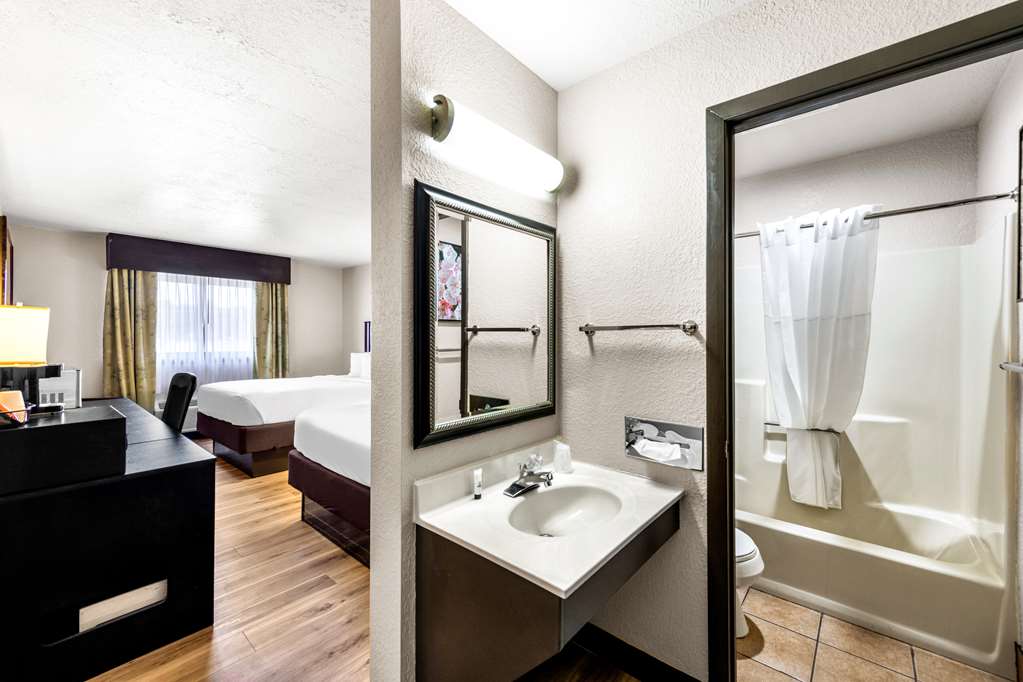 Americas Best Value Inn Marquette - photo 17