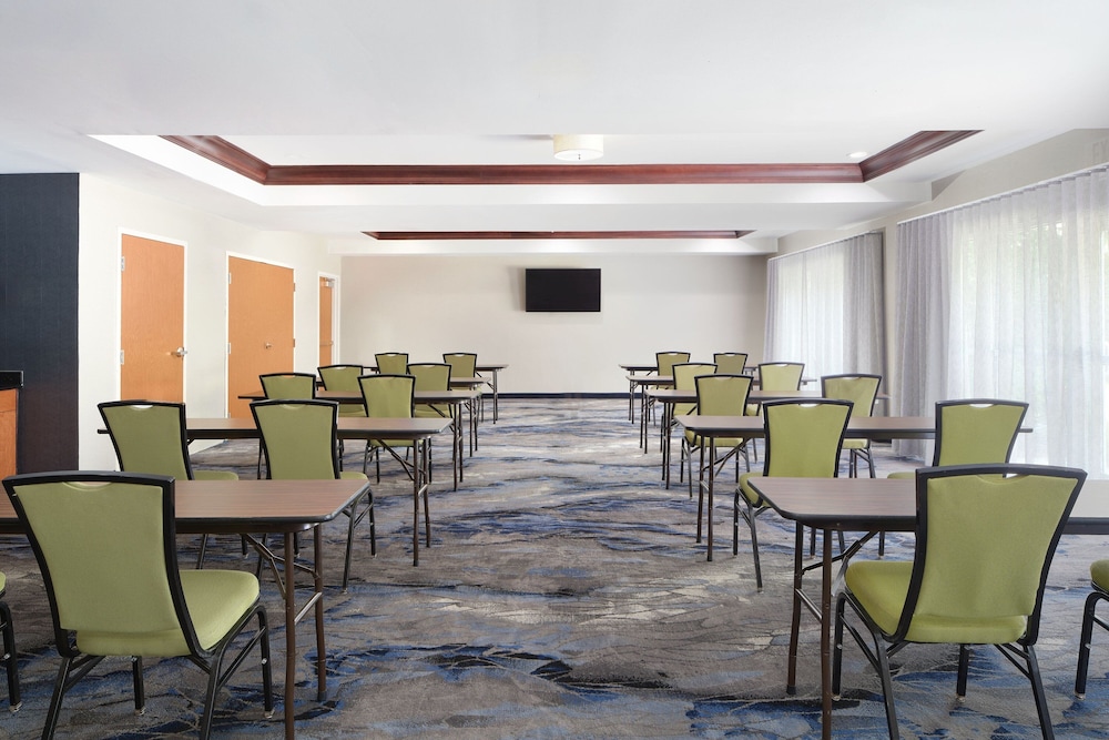 Fairfield Inn and Suites by Marriott Columbia - photo 20