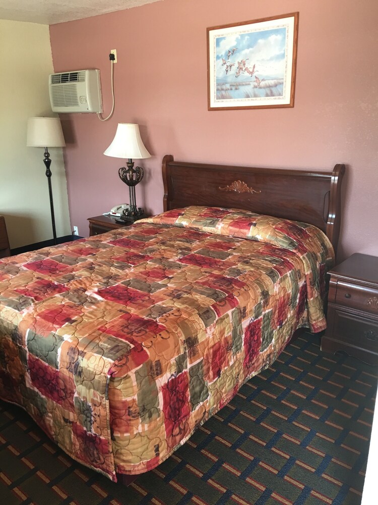 Best Value Inn Motel Sandusky - photo 42