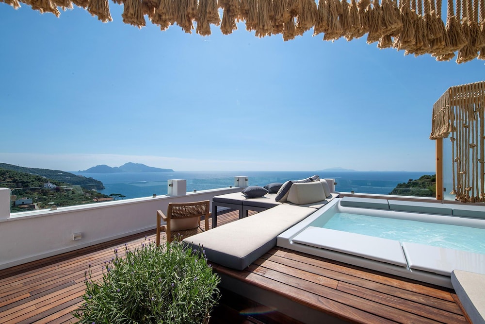 Casa Mariavittoria — 4-Star Luxury Hotel in Massa Lubrense, Italy