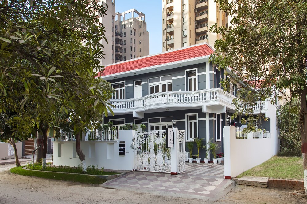 Oyo Townhouse 001