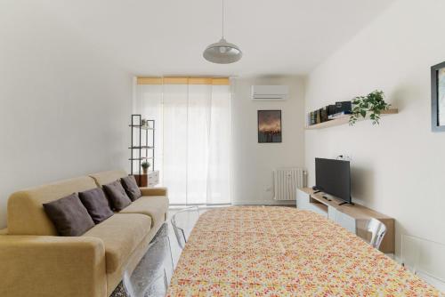 GuestHost Città Studi Apartment with balcony — 4-Star Luxury Hotel in Milan, Italy
