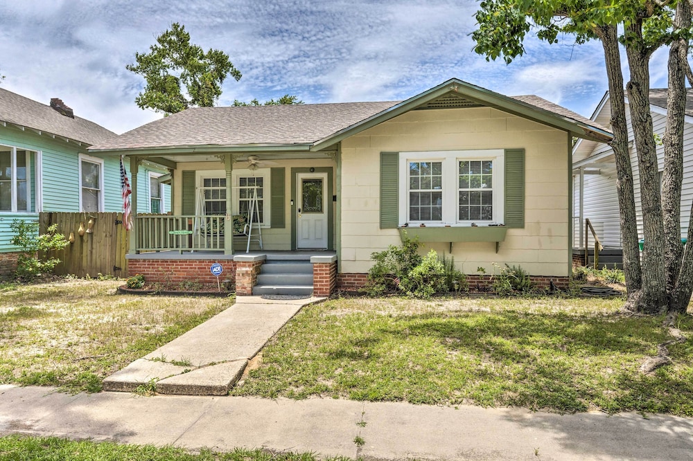 Cozy Gulfport Home Walk to Beach Marina and Casino - photo 23