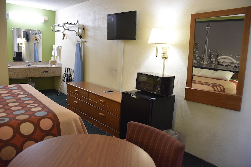 Super 8 by Wyndham Tifton - photo 27