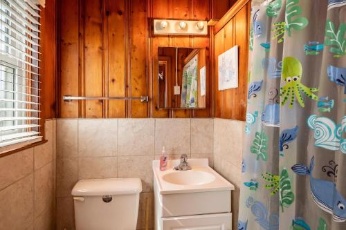 Lowe Tide by Oak Island Accommodations - photo 23