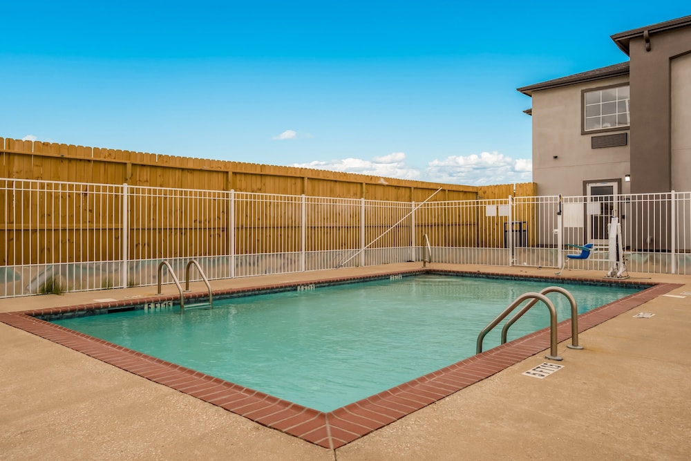 Red Roof Inn & Suites Lake Charles - photo 26