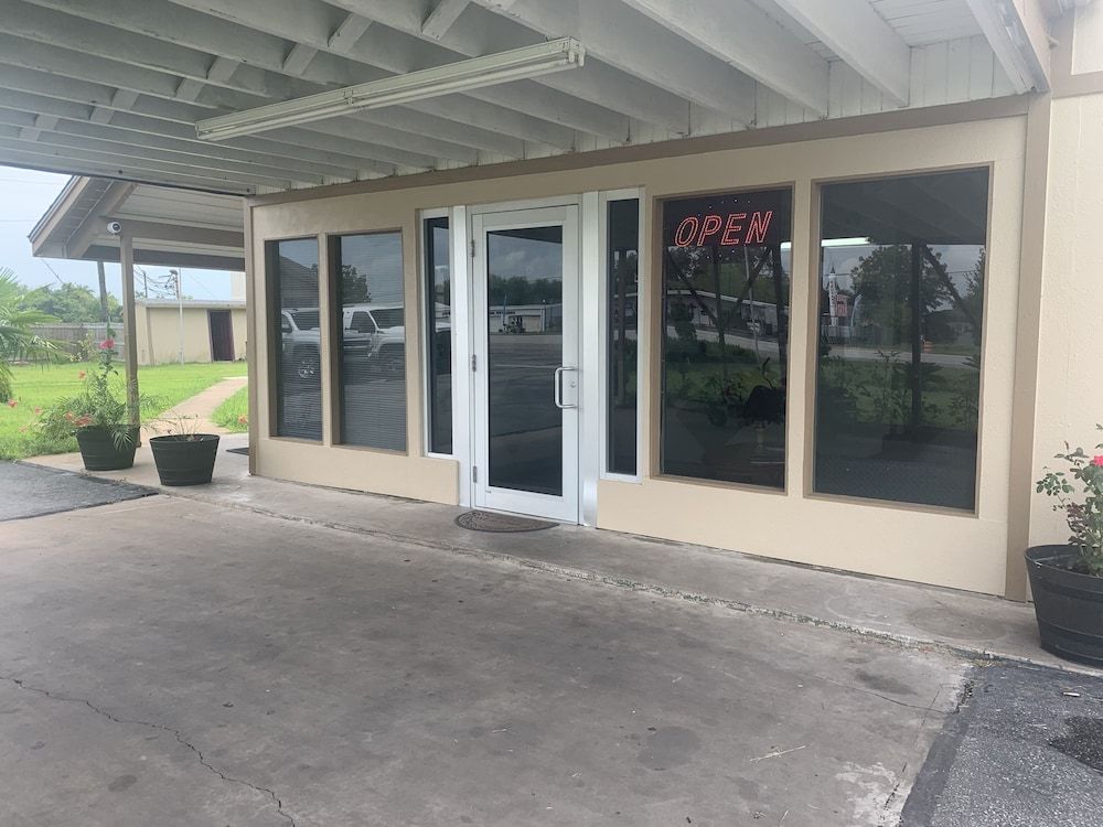 Economy Inn Motel - photo 4