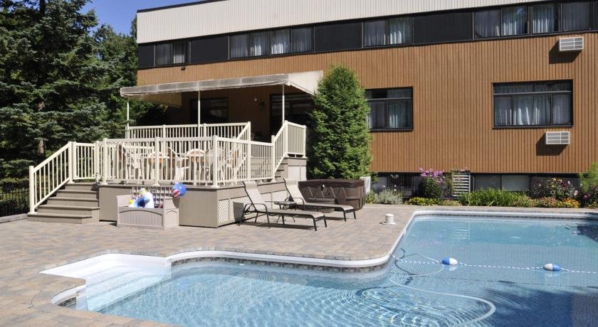 Auberge Du Mont Rigaud in Rigaud, Canada