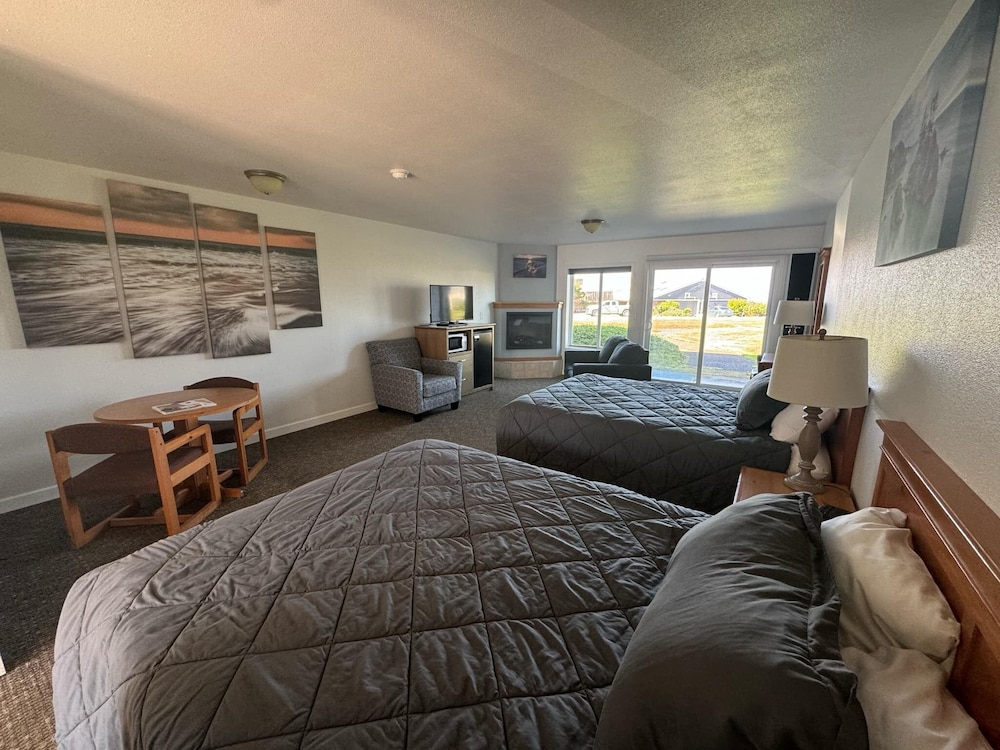 Sunset Oceanfront Lodging - photo 54