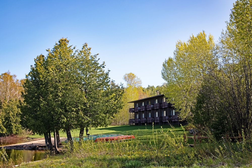 Lake Fanny Hooe Resort 2 Bed With Balcony #12 1 Bedroom Hotel Room by RedAwning - photo 10