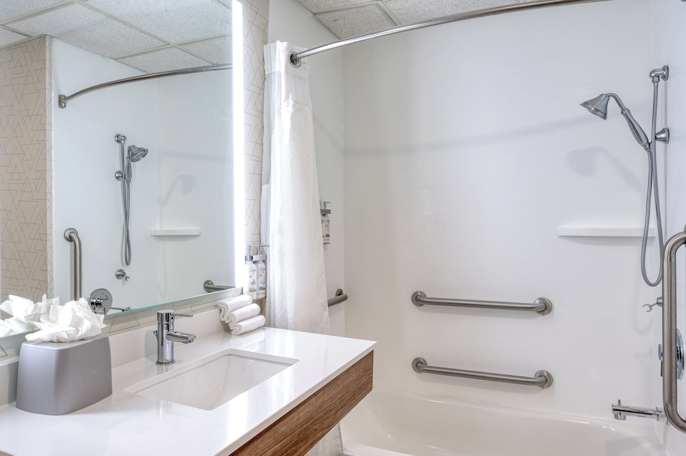 Holiday Inn Express & Suites Gahanna Columbus Airport by IHG - photo 17