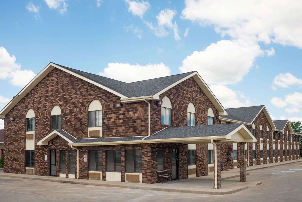 Days Inn by Wyndham Muncie Ball State University - featured photo