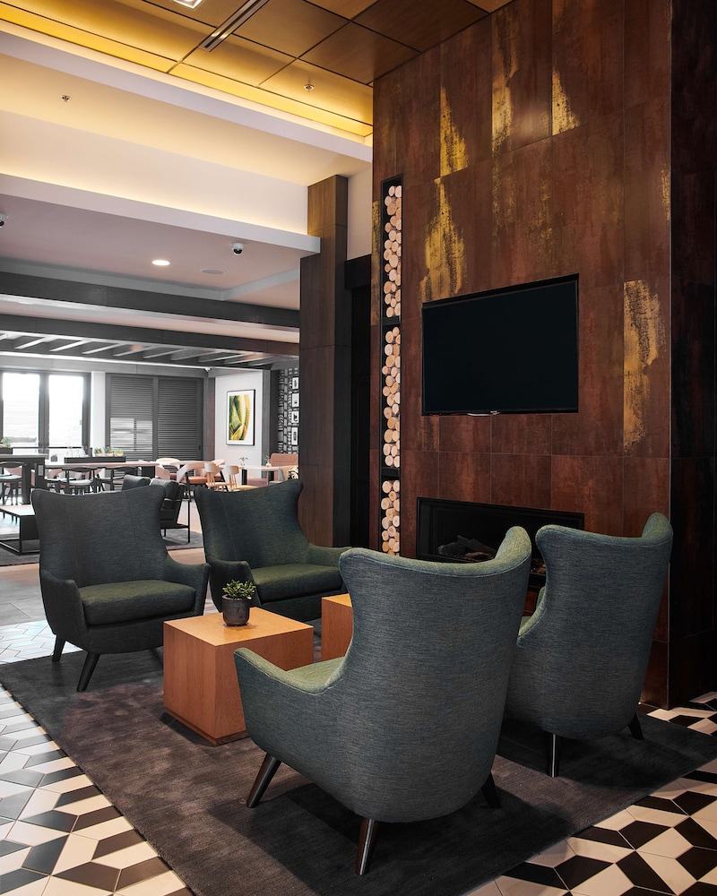 Hampton Inn & Suites Los Angeles Sherman Oaks - photo 6