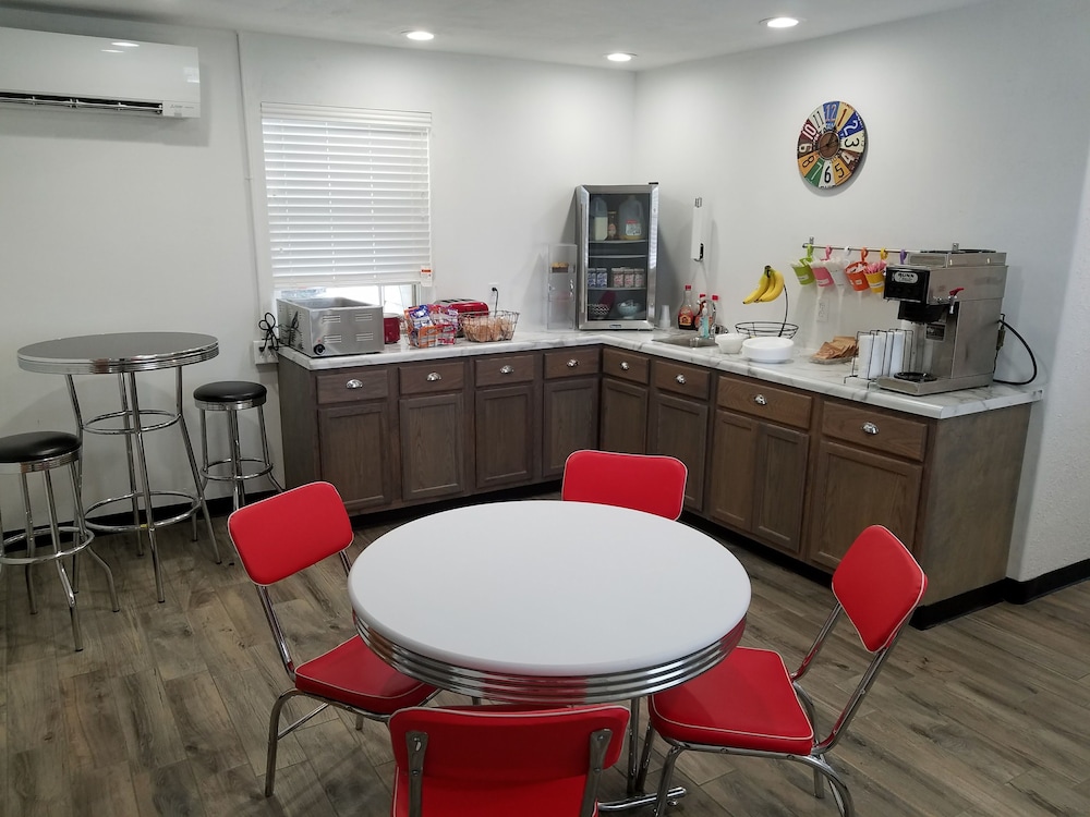 West Plains Motel - photo 58