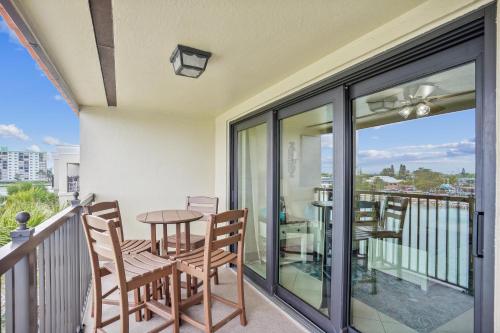 Land's End 3 405 Bay Front Premier — 4-Star Luxury Hotel in Saint Pete Beach, United States