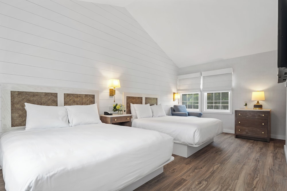 Nantucket Inn - photo 11