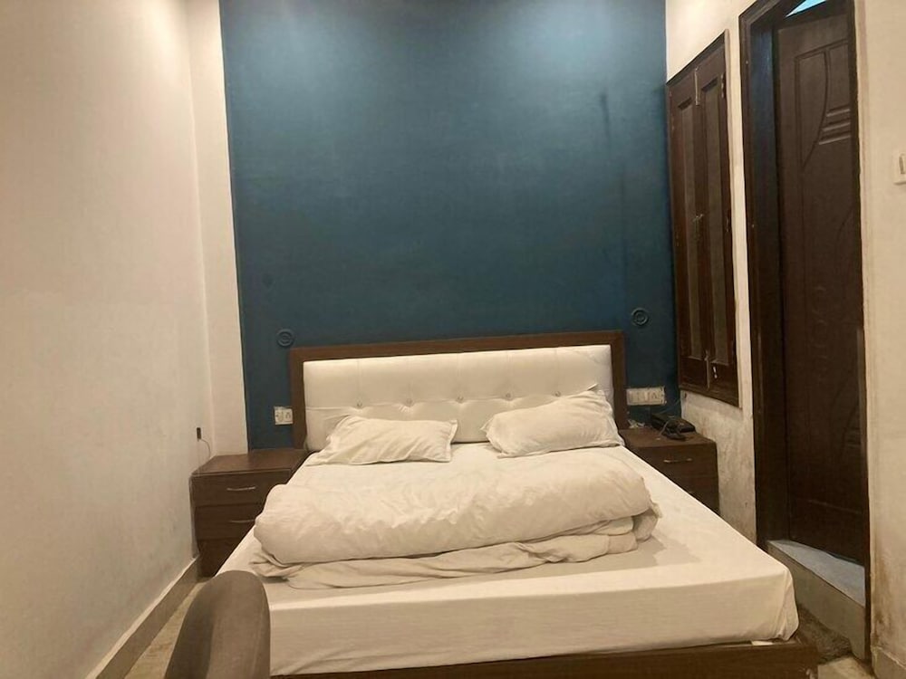Hotel Usha Continental — Unknown City — photo 2