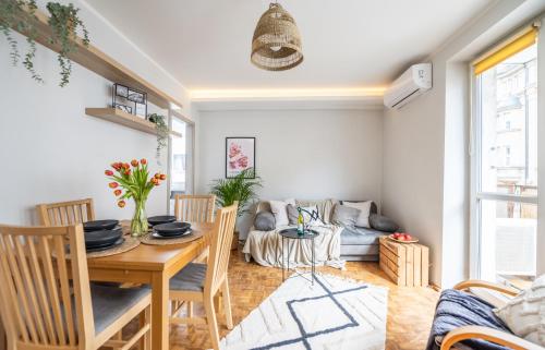 NiceOne Apartment Number 1 W samym Centrum Widok na deptak AC — 4-Star Luxury Hotel in Wroclaw, Poland