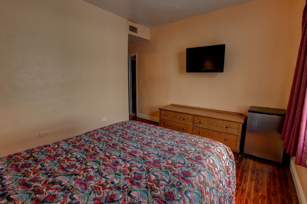 Geneva Hotel - photo 4