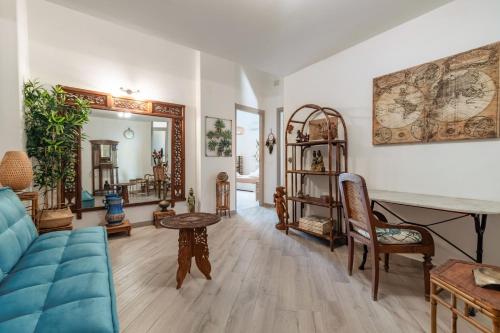 GuestHost The Flavour of Palermo Kalsa Lovely Apartment — 4-Star Luxury Hotel in Palermo, Italy