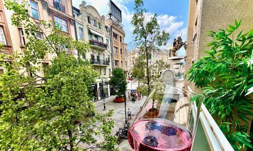 Macedonia Square Suite 22 Pedestrian Street — 4-Star Luxury Hotel in Skopje, Republic of Macedonia