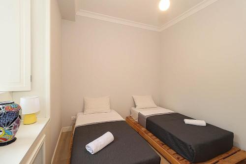 Mtatsminda Cozy Apt: Central & Comfy By Wehost