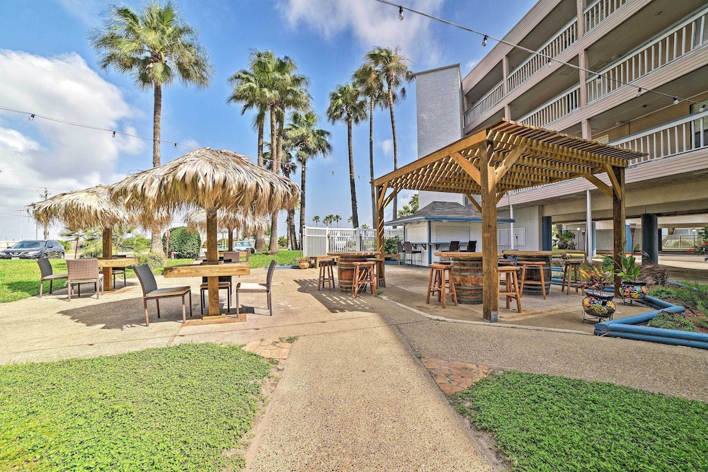 Oceanfront Corpus Christi Condo: Resort Perks - photo 36