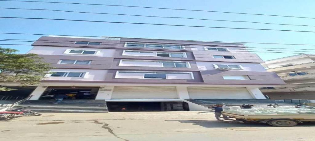 Hotel O Sriman Stay Inn — 4-Star Luxury Hotel in Hyderabad, India