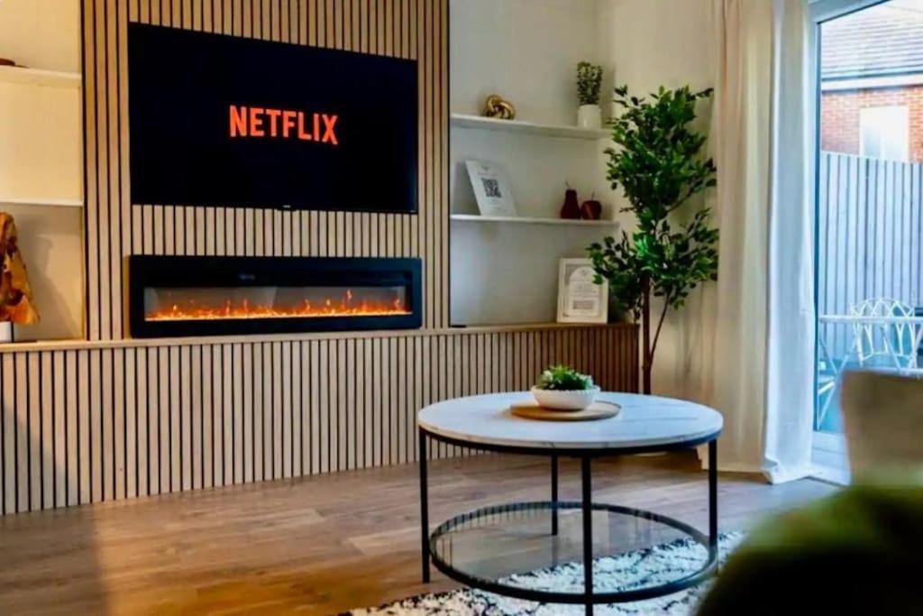 Hot Tub Private Parking Beachside Luxury in Cleethorpes, United Kingdom