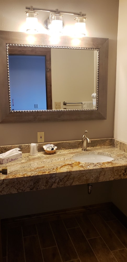 Stagecoach Inn & Suites - photo 39