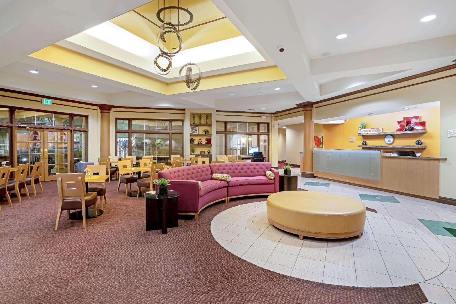La Quinta Inn & Suites By Wyndham Memphis Primacy Parkway - photo 26