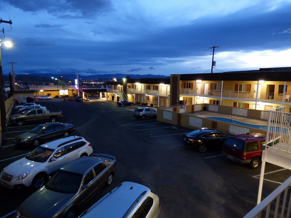 Economy Inn & Suites Utah - photo 2