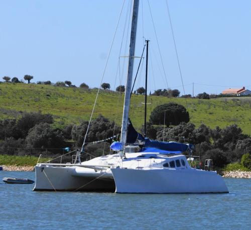 Cabines Catamaran Breakfast Brunch Included Optional Lunch & Dinner in Alvor, Portugal