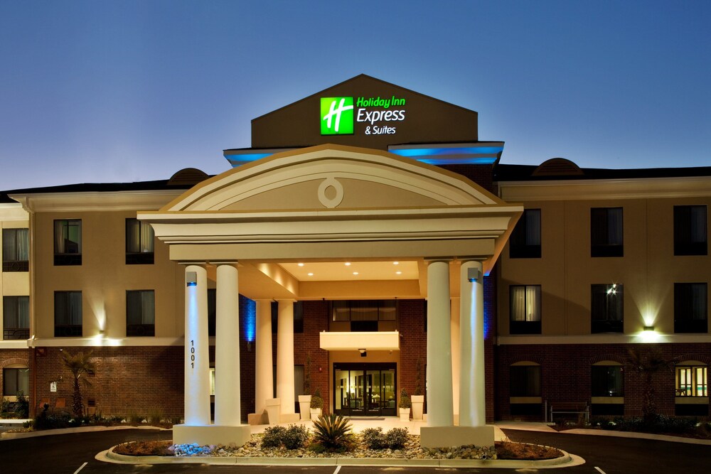 Holiday Inn Express Hotel & Suites Picayune