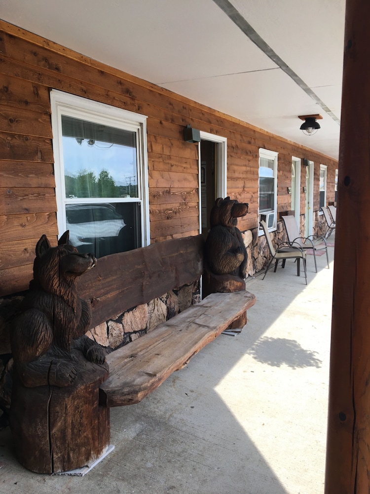 Superior Motel Suites — Munising