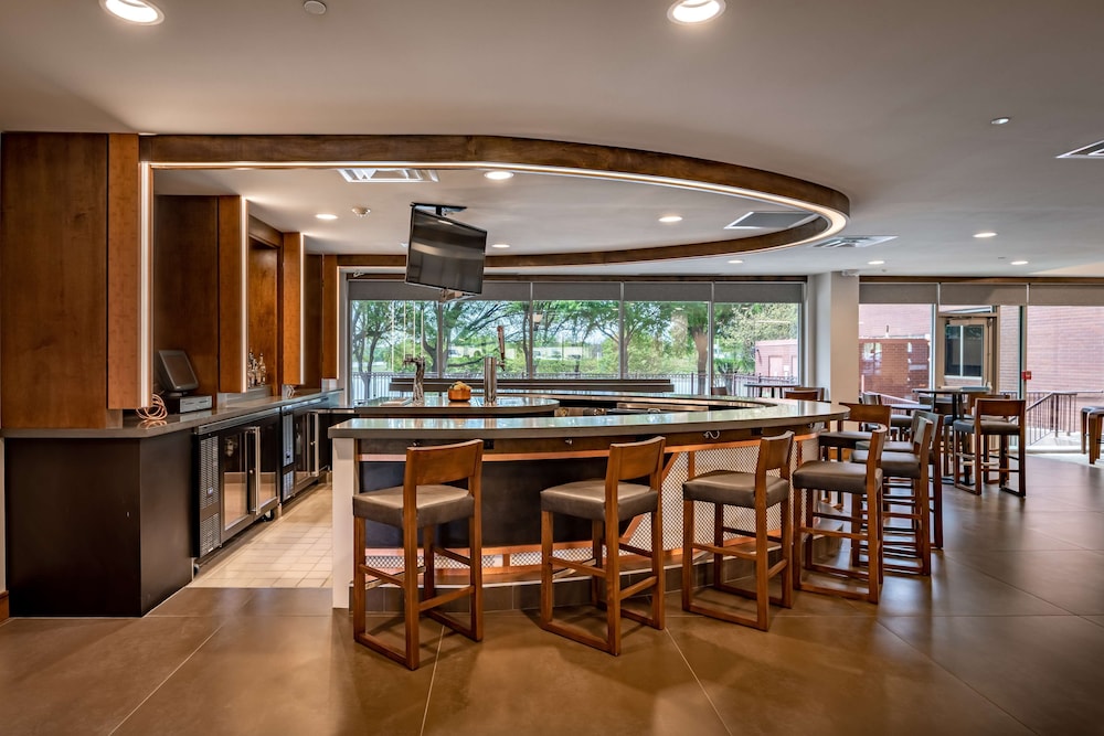 DoubleTree by Hilton Dallas Farmers Branch - photo 29